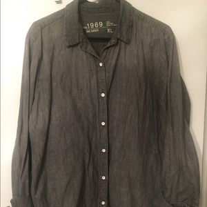 Gap Women Grey Denim Long Sleeve Button Up Shirt